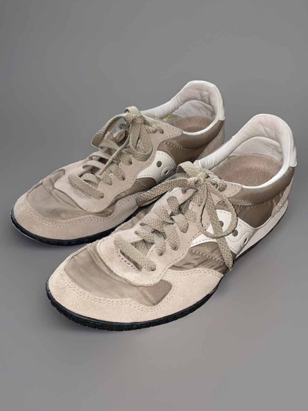 Saucony Jazz Low Pro Sneakers Tan white Womens US Size 7.5 EUR 38.5 - S1943-103